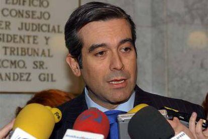 El portavoz del Consejo General del Poder Judicial (CGPJ), Enrique López, tras aprobarse el informe.