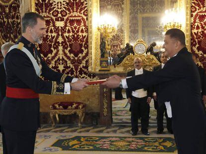 Felipe VI recibe las cartas credenciales del nuevo embajador de Yemen, Khalid Hassan Maisery.