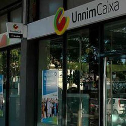 Sucursal de Unnim (Caixa Manlleu, Caixa Sabadell y Caixa Terrasa).