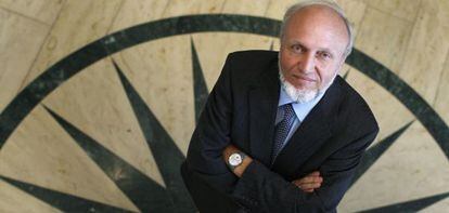 Hans-Werner Sinn posa en la sede del IFO en M&uacute;nich.