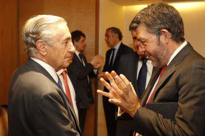 José María Marín Quemada, presidente de la CNMC, y Álvaro Nadal, secretario de Estado de Presupuestos