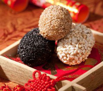 Bolas de sésamo, plato tradicional en las celebraciones del Año Nuevo Chino.