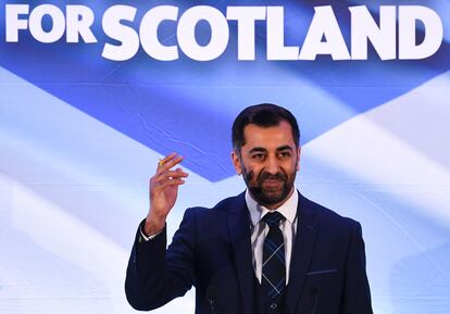 Humza Yousaf hablaba tras su elección, este lunes en Edimburgo.
