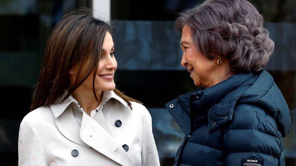 Doña Letizia y doña Sofía, en Madrid, en abril de 2018.