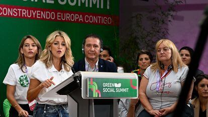 La líder de Sumar, Yolanda Díaz, durante su intervención este sábado en la cumbre de Los Verdes en Madrid.