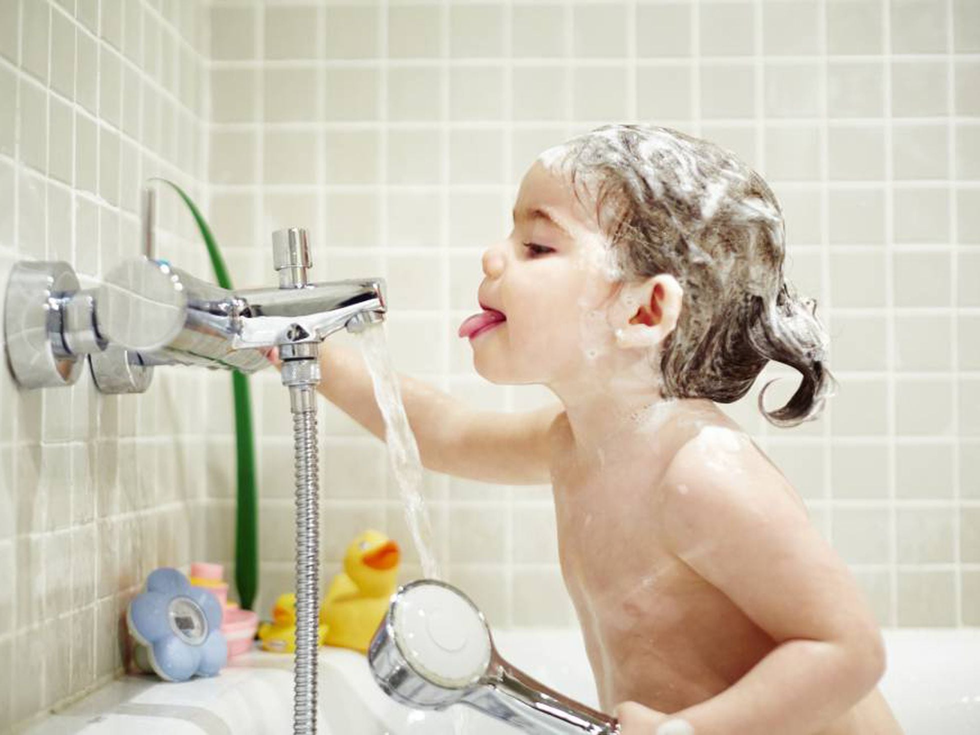 Con qué frecuencia hay que bañar a los niños? | Mamas & Papas | EL PAÍS