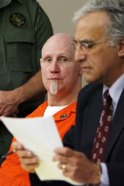 El condenado a muerte, durante la audiencia ante el juez.