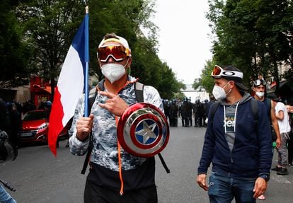 Protestas en París el pasado miércoles contra las medidas anunciadas por Emmanuel Macron para combatir el coronavirus.