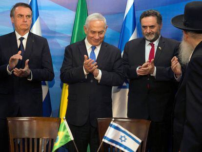 El presidente de Brasil, Jair Bolsonaro, y el primer ministro e Israel, Benjamín Netanyahu, el domingo en Jerusalén.