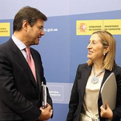 Las concesionarias piden a Fomento que no saque Aena a Bolsa y abra un concurso por Barajas y El Prat