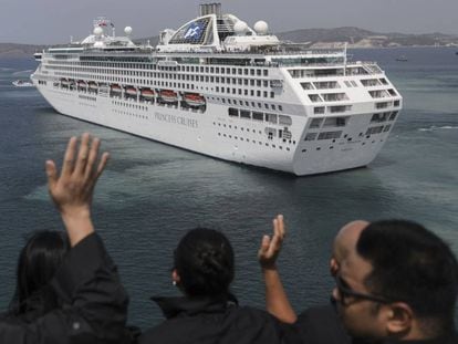 El Sea Princess, uno de los cruceros de la compañía P&O Cruises, dueña también del multado Azura