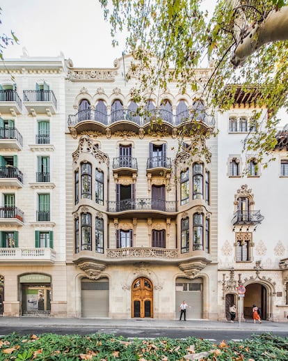 Fachada del inmueble en el Passeig de Sant Joan de Barcelona.