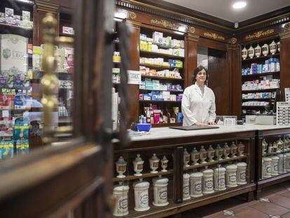 Pilar Antón-Pacheco,farmacéutica y dueña de la farmacia León.