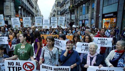 Manifestaci&oacute;n para pedir la erradicaci&oacute;n de la pobreza en Valencia.