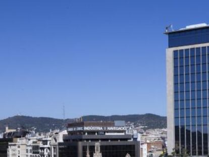 Edificio en el paseo de Gracia 111 de Barcelona, vendido a KKH para convertirlo en hotel. 