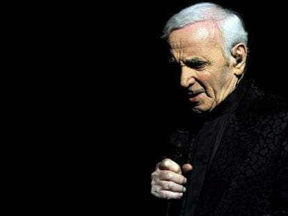 Aznavour actuando el 12 de mayo en Yerevan (Armenia).