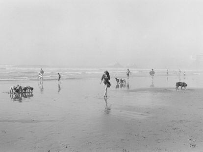 'City Beach, 1976'.