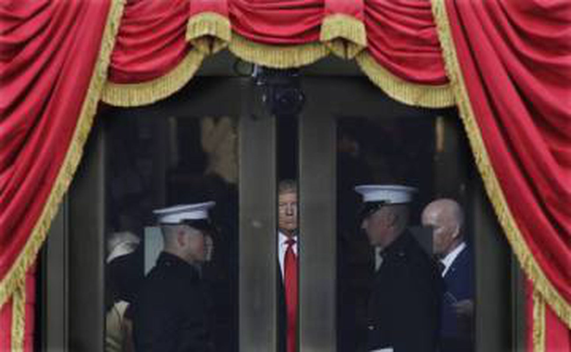 El Presidente Donald Trump Llega A La Casa Blanca Agitando El Populismo ...