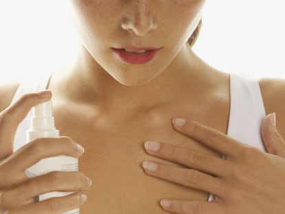 Estos productos cosméticos ofrecen soluciones concretas para cuidar la piel del cuello y el escote. GETTY IMAGES