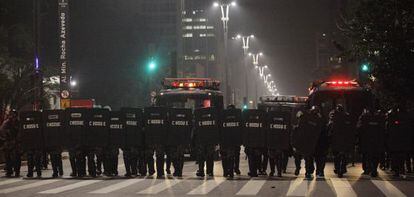 Cuerpos de policía en las calles de Sao Paulo.
