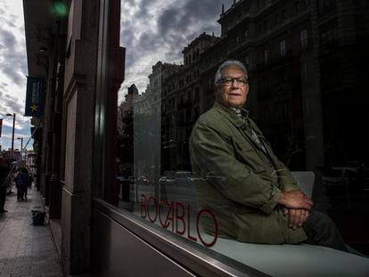 El periodista y escritor Fernando Delgado, en el Hotel de las Letras, en Madrid, en una imagen de 2017.