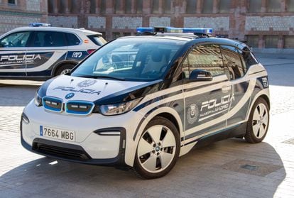 Un coche eléctrico de la Policía Municipal de Madrid.