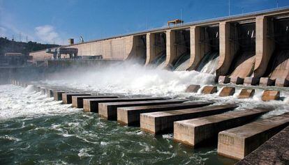 Presa del embalse de Riba-Roja d'Ebre, en una fotografía de archivo.