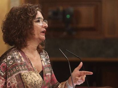 La ministra portavoz y de Hacienda, María Jesús Montero, interviene en el Congreso de los Diputados durante la segunda jornada del debate de los Presupuestos Generales para 2021