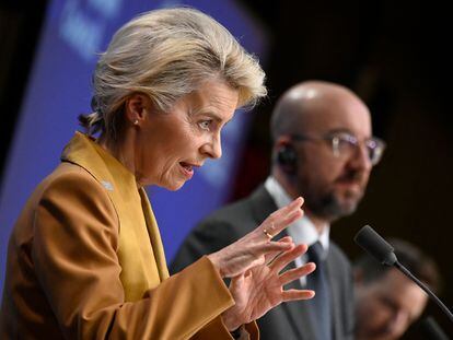 La presidenta de la Comisión Europea, Ursula von der Leyen, y el presidente del Consejo Europeo, Charles Michel, en una imagen de archivo.