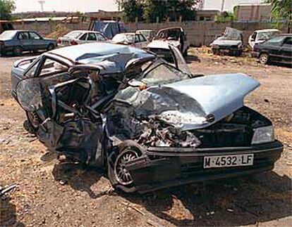 El coche que robaron los tres menores tras su huida.