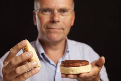 El profesor Marl Post es uno de los pioneros en el desarrollo de la carne artificial.