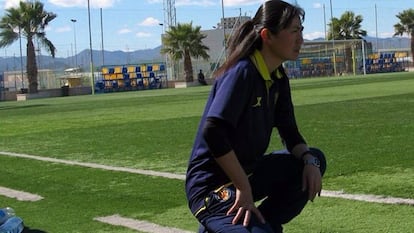 Yuriko Saeki, en la ciudad deportiva del Villarreal CF, donde pasó de ser entrenadora a coordinadora de todo el fútbol femenino.