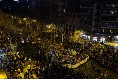 Imagen aérea de la manifestación de Barcelona. Según las cifras de la Guardia Urbana, 200.000 personas respondieron a la convocatoria.