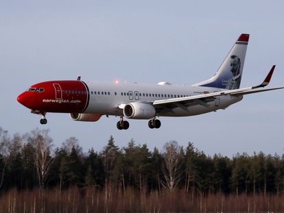 Un 737 de Norwegian aterriza en Riga (Letonia), en enero pasado.