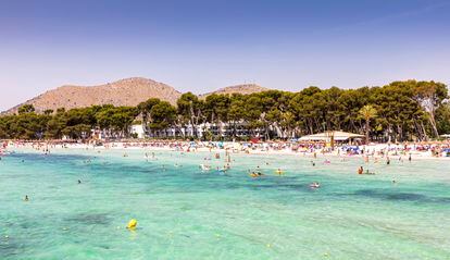 La segunda playa española más votada por los usuarios de TripAdvisor se encuentra en Mallorca, la playa de Muro. Situada en la bahía de Alcúdia de la isla balear, sus aguas someras la hacen muy atractiva para las familias. 