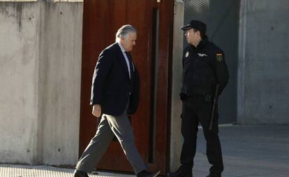 Luis Bárcenas entra en juniio en la sede de la Audiencia Nacional para comparecer por el caso de destrucción de discos duros.