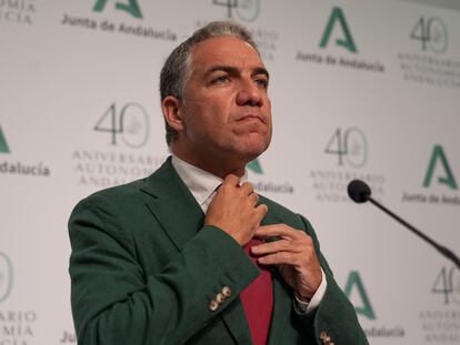 El consejero de la Presidencia, Administración Pública e Interior, Elías Bendodo, durante una rueda de prensa.
