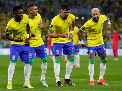 Desde la izquierda, Vinicius, Raphinha, Paquetá y Neymar celebran un gol el pasado lunes en el partido de Brasil ante Corea del Sur, en Doha.