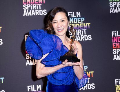 Michelle Yeoh, con el premio a mejor interpretación protagonista en los Independent Spirit.