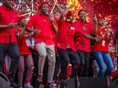 Julius Malema, líder del partido Economic Freedom Fighters, en un mitin en 2019.