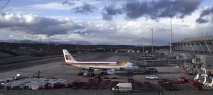Un avión de Iberia en Madrid-Barajas