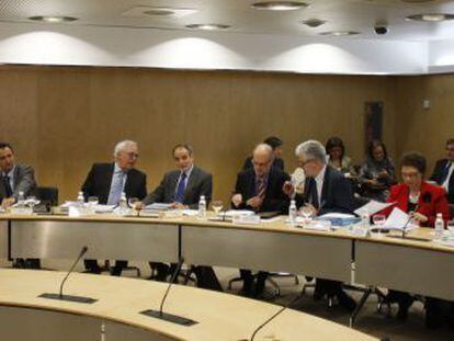 Los consejeros de Economía y Hacienda, con la ministra Elena Salgado, durante una reunión del Consejo de Política Fiscal.