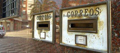 En ciertas oficinas de correos se pueden pagar facturas.