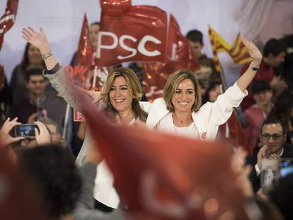 La presidenta de Andalucía, Susana Díaz, y Carme Chacón durante un mitin