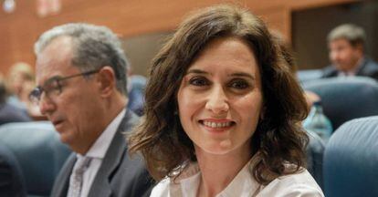 Isabel D&iacute;az Ayuso durante la votaci&oacute;n de la investidura a la Presidencia de la Comunidad de Madrid.