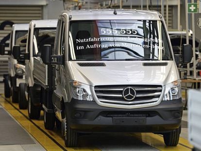 Imagen de varias furgonetas Mercedes Sprinter en la fábrica de Ludwigsfelde (Alemania).