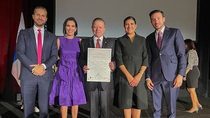 La SCJN y el Consejo de la Judicatura Federal recibieron el Premio Interamericano a las Buenas Prácticas para el Liderazgo de las Mujeres en el marco de la Cumbre de las Américas.