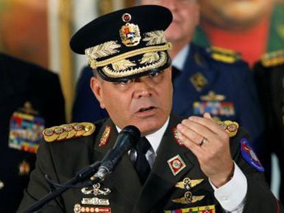 El ministro de Defensa venezolano, Vladimir Padrino, no reconoce a Juan Guaidó como presidente interino y alerta del “peligro” que supone su proclamación