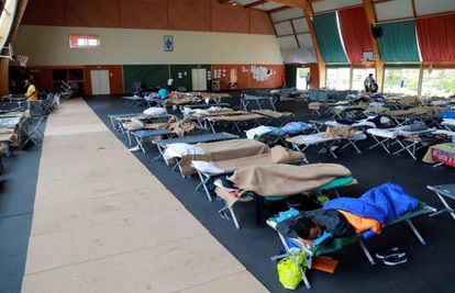 Un gimnasio habilitado como centro para migrantes y refugiados en Pailleux, en el noreste de Francia. 
