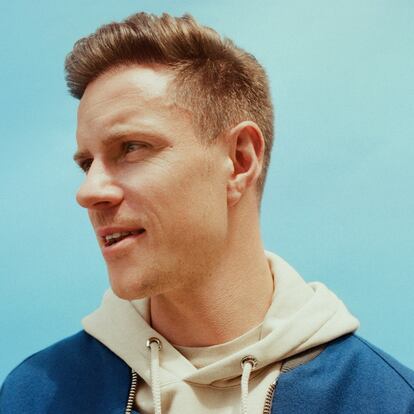 Ter Stegen viste una chaqueta bomber ESTADO DE RUIDO, camiseta AMI PARIS y sudadera GIVENCHY.